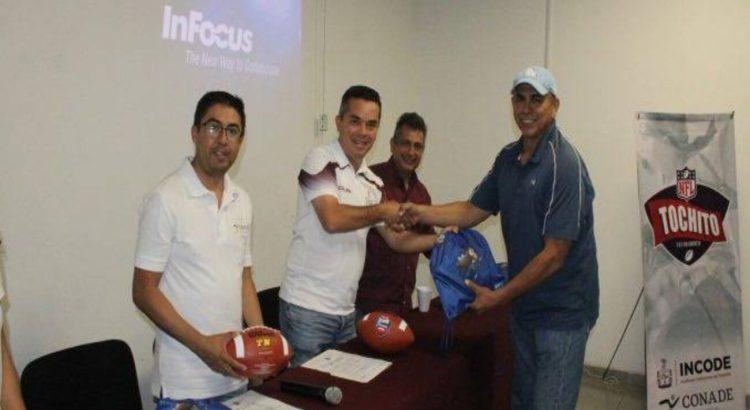 CONADE entrega kits deportivos en Colima