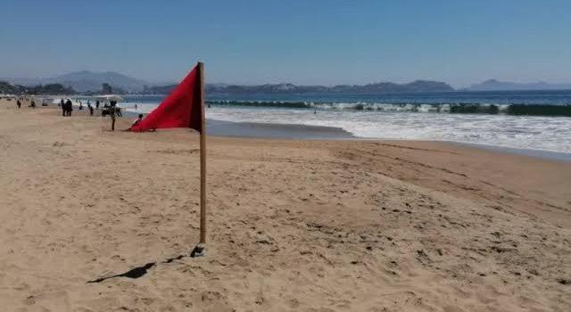 Termina presencia de marea roja en playas de Manzanillo y Santiago