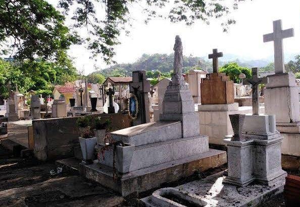 Panteón de Manzanillo acondiciona tumbas para desconocidos