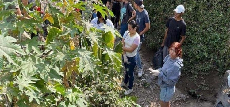 Estudiantes FEC se suman al rescate de espacios públicos de Colima