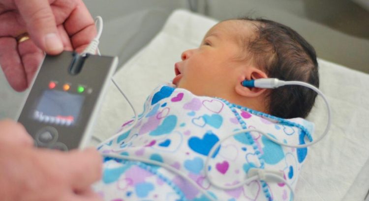 Piden que sea obligatorio tamiz auditivo y revisión de retina a recién nacidos