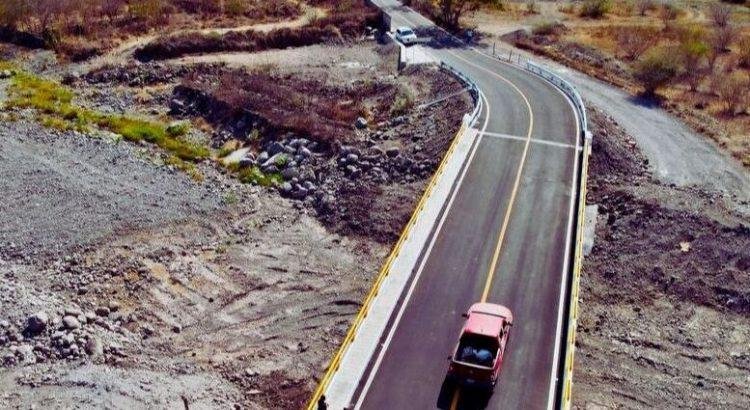 Concluyen puentes sobre Arroyo Seco
