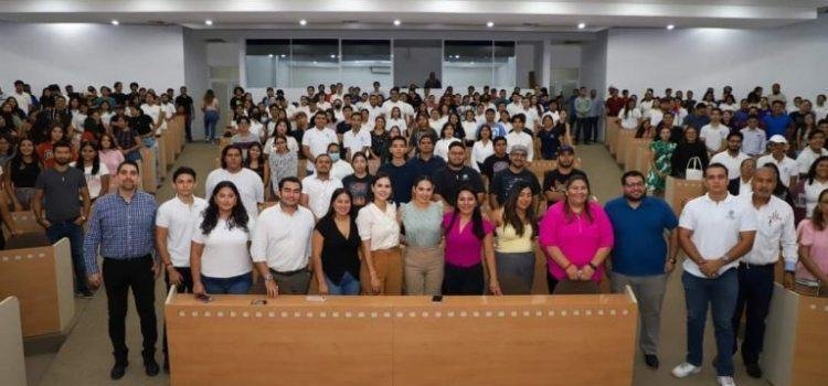 Anuncian computadoras gratuitas para nivel profesional en Manzanillo