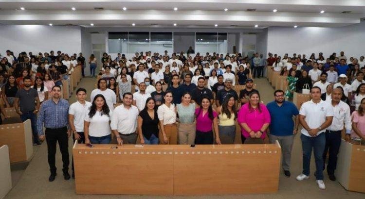 Anuncian computadoras gratuitas para nivel profesional en Manzanillo
