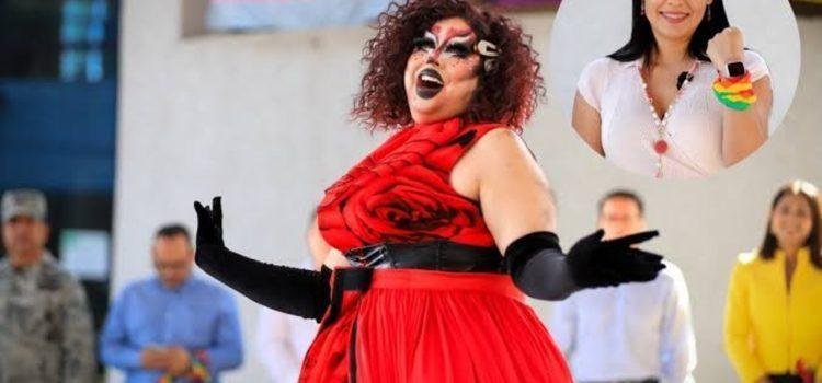 Por incluir a drag queen en actividad critican a gobernadora de Colima