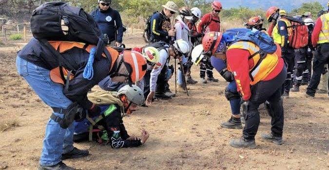 Protección Civil y Bomberos de Manzanillo se capacitan en búsqueda de personas
