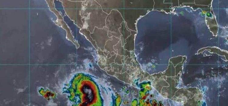 Frente a las costas de Colima, Adrián ya es huracán categoría 1