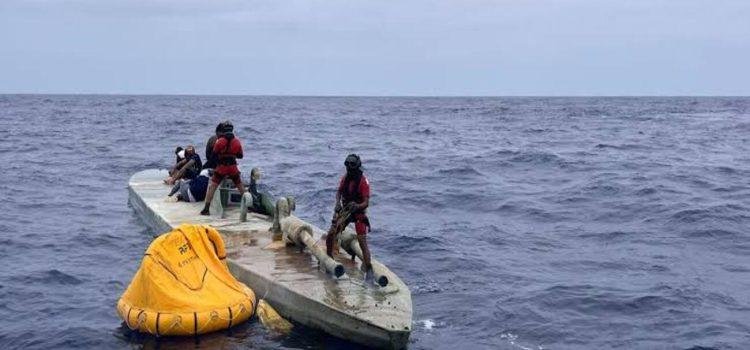Incautan en Colima semisumergible que transportaba 3.5 toneladas de cocaína