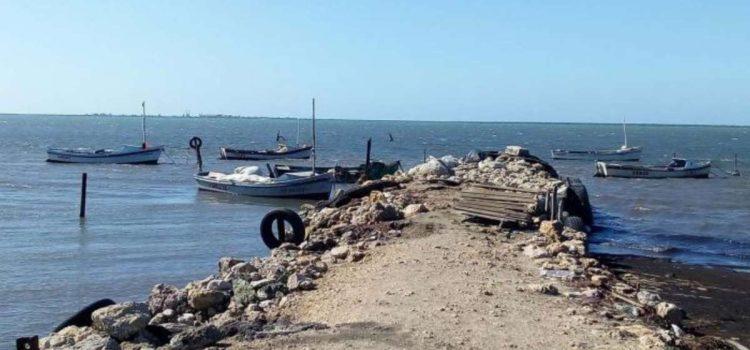 Localizan en el puerto de Manzanillo una embarcación abandonada