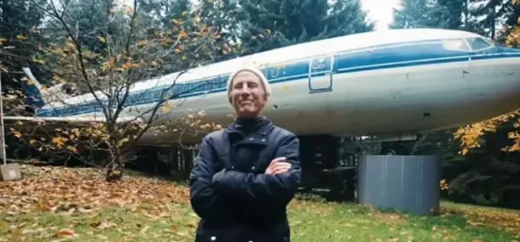 Compró un Boeing 727 … y lo transformó en su casa