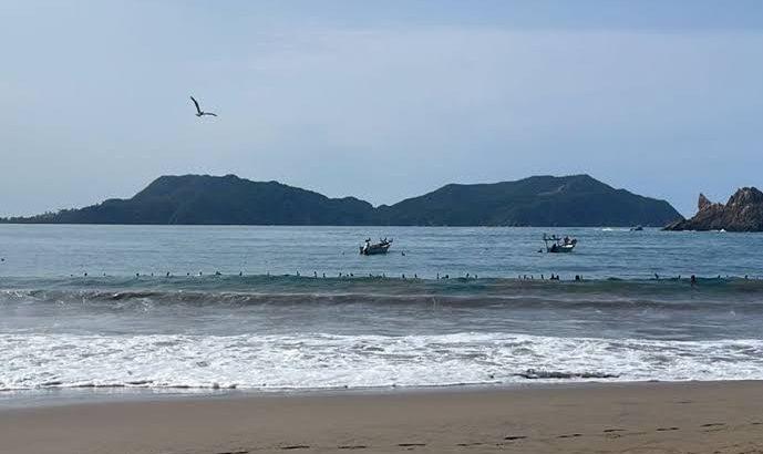 Hombre pierde la vida ahogado en una playa de Manzanillo