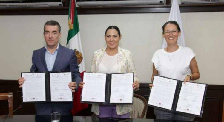 Firman convenio de colaboración en Manzanillo para apadrinar la Laguna de Cuyutlán
