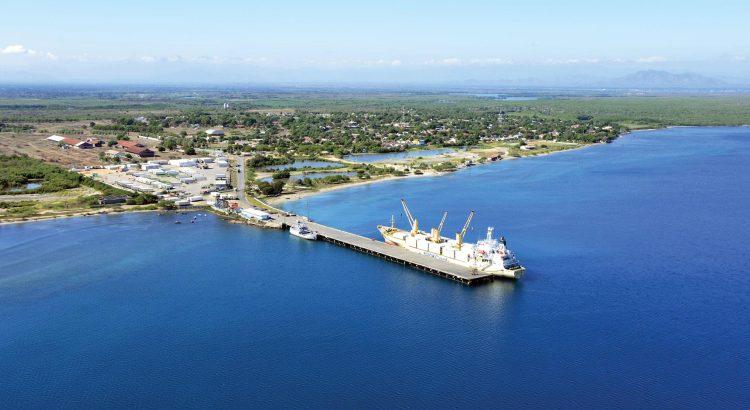 Cierran puerto de Manzanillo a embarcaciones menores