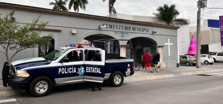 Grupo armado mata a tres personas durante un entierro en el panteón municipal de Colima