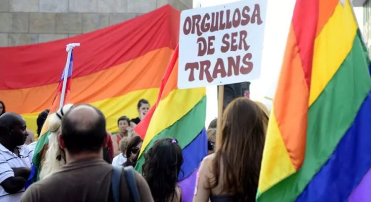 Controversia en Perú: identidad «trans» clasificada como enfermedad mental