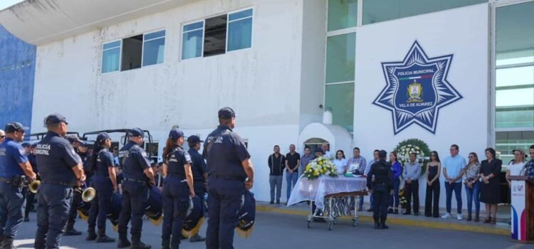 Rinden homenaje a policía fallecido en el ataque armado en Cabalgata en Colima