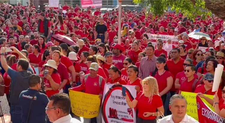 Docentes de Colima protestarán el sabado contra la reforma al ISSSTE