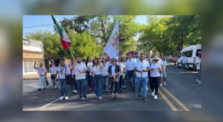 Megamarcha en Colima contra la reforma a la ley del ISSSTE y el FOVISSSTE Megamarcha en Colima contra la reforma a la ley del ISSSTE y el FOVISSSTE