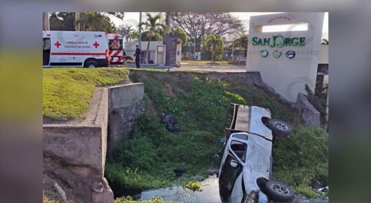 En Colima, accidente en la carretera Tecomán deja 11 lesionados En Colima, accidente en la carretera Tecomán deja 11 lesionados