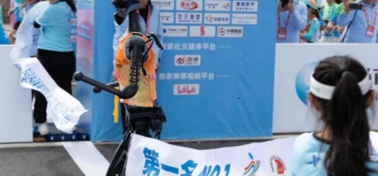 Robot humanoide completa medio maratón