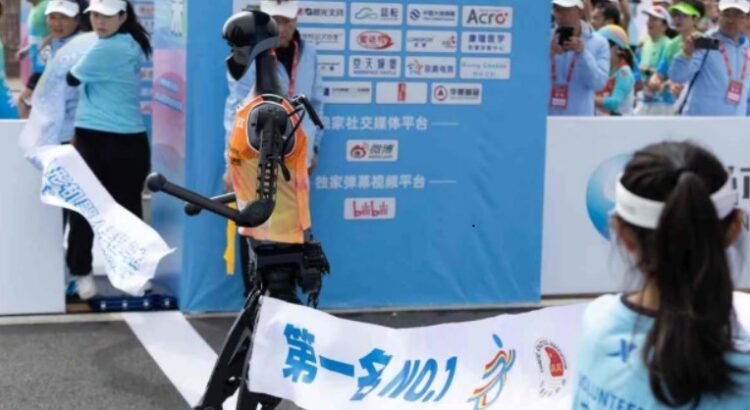 Robot humanoide completa medio maratón