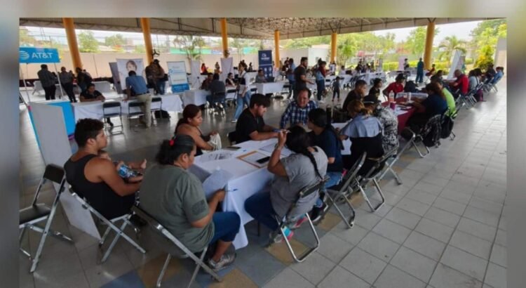 Más de 300 personas vinculadas a una oportunidad laboral en Colima
