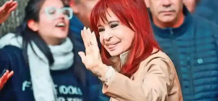 Condenan a Cristina Fernández a seis años a prisión Condenan a Cristina Fernández a seis años a prisión