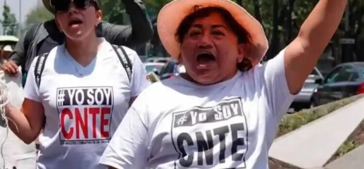 CNTE pone fin a paro y plantón en la Ciudad de México CNTE pone fin a paro y plantón en la Ciudad de México