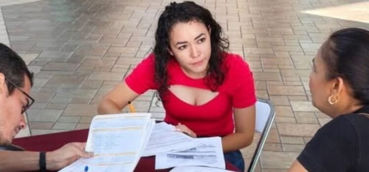 Colima crece en empleo formal pese a caída nacional Colima crece en empleo formal pese a caída nacional