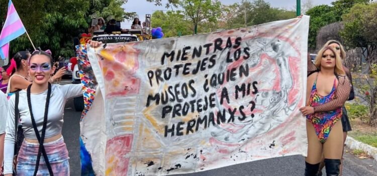 Marcha del Orgullo LGBTIQ+ en Manzanillo: comunidad exige respeto y reconocimiento