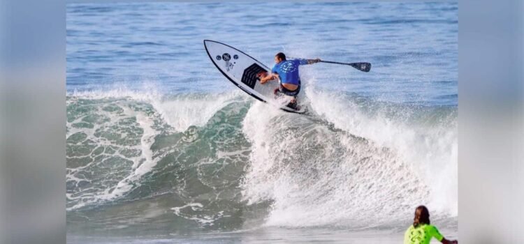Colima impulsa dos torneos de surf en Manzanillo