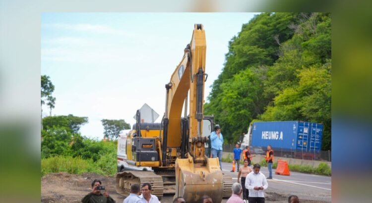 Colima busca crédito para obras