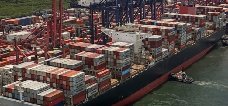 Manzanillo colapsa: retención de contenedores dispara costos y retrasos