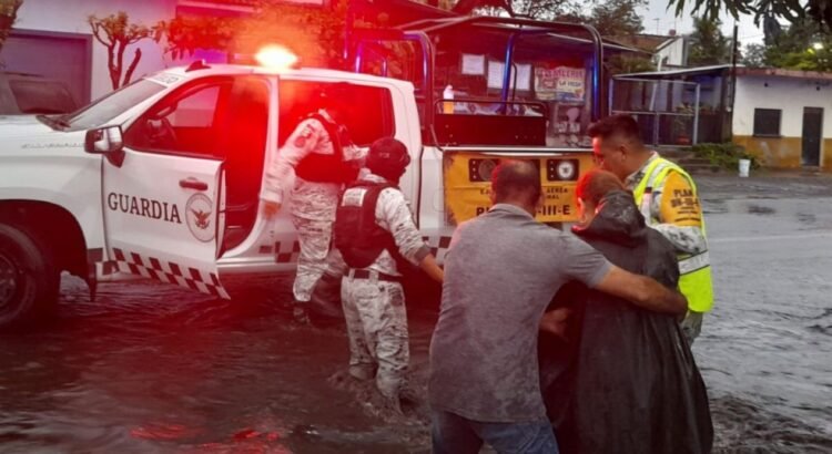 Plan DN-III-E activa recuperación de playas en Armería tras huracán Priscilla