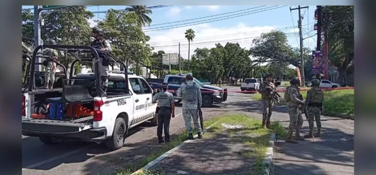 Ejecutan a hombre en plena vía pública en Villa de Álvarez Ejecutan a hombre en plena vía pública en Villa de Álvarez