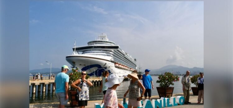 Ruby Princess llega a Manzanillo con más de 3,600 pasajeros