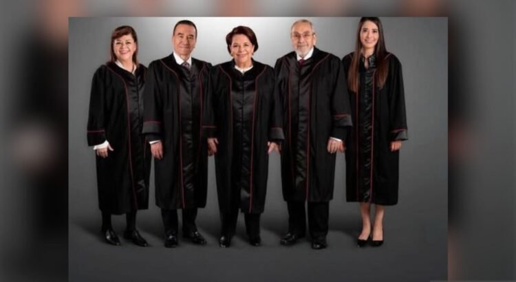 Juez federal en Colima es suspendido por manipular sentencias en 4 casos de armas y drogas