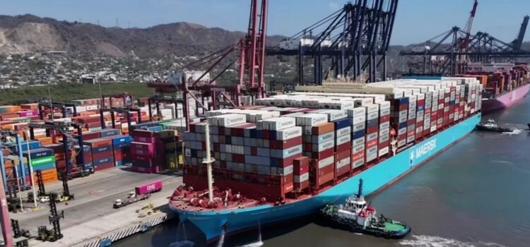 Manzanillo rompe marca operativa con fuerte repunte en movimiento de contenedores