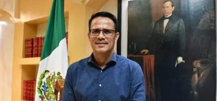 Denuncian a Magistrado de Colima  por presunto tráfico de influencias para evadir pensión alimenticia