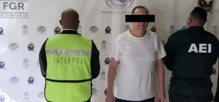 Detienen al exgobernador de Chihuahua