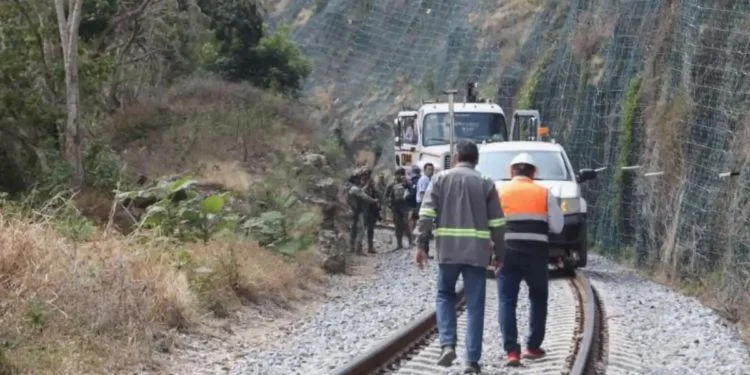 Investiga FGR causas del descarrilamiento del Tren del Corredor Interoceánico