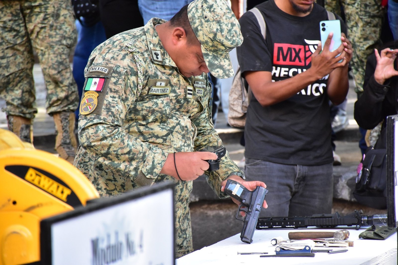 Canje de armas en Colima busca reducir riesgos dentro de los hogares