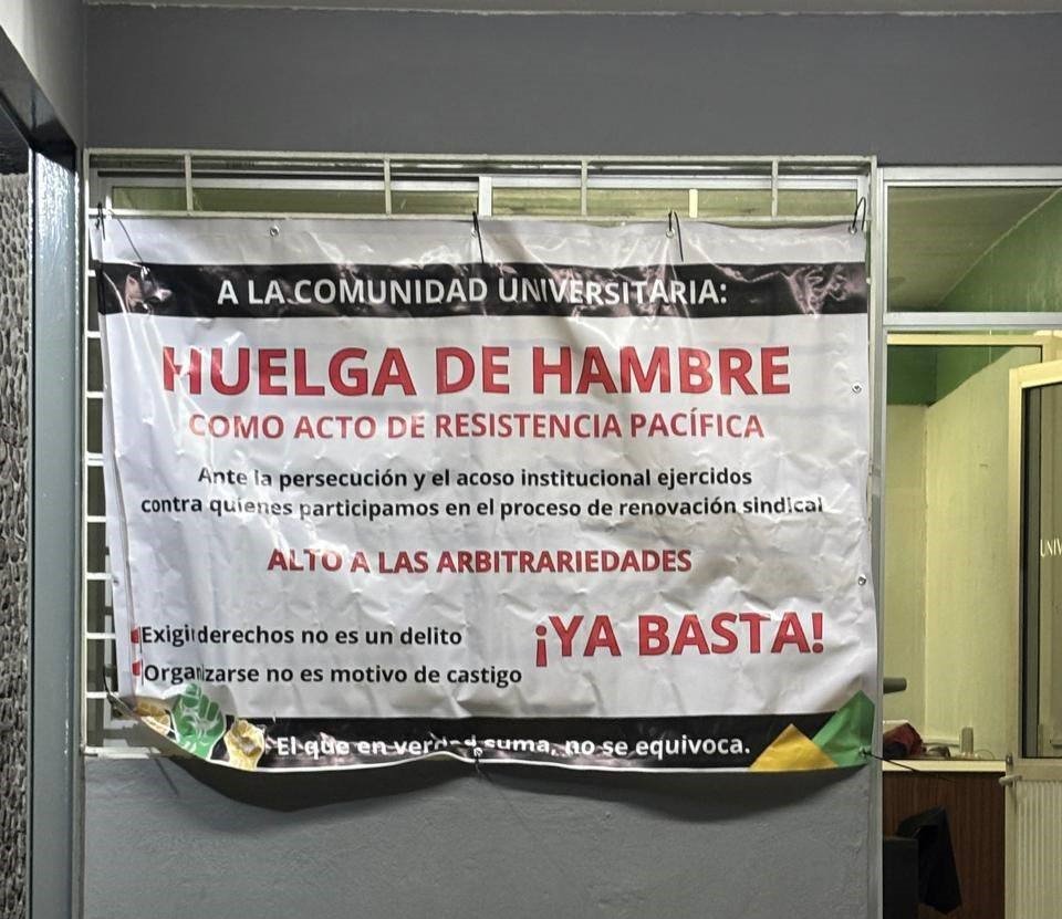 Docente se declara en ayuno dentro de bachillerato de la UdeC tras conflicto sindical